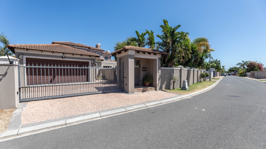 5 Bedroom Property for Sale in Parklands Western Cape